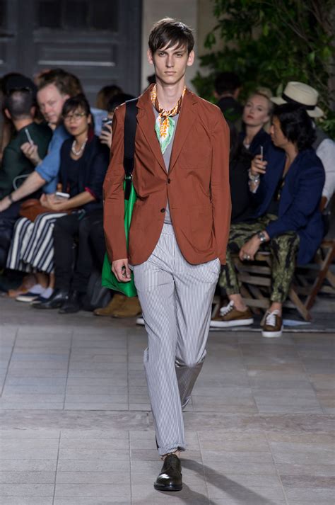 Hermès Spring 2016 Menswear Fashion Show 